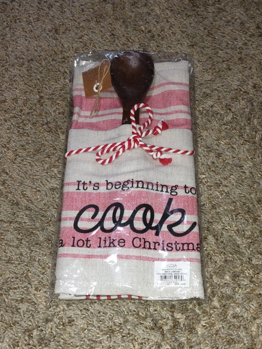 Mudpie It's Beginning to cook a lot like Christmas & Wooden Spoon NWT/NIP.